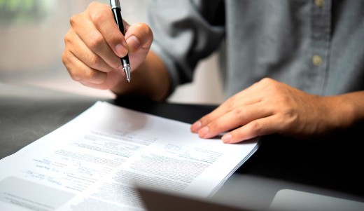 Helpfind - Co to jest sankcja kredytu darmowego i kiedy się ją stosuje?